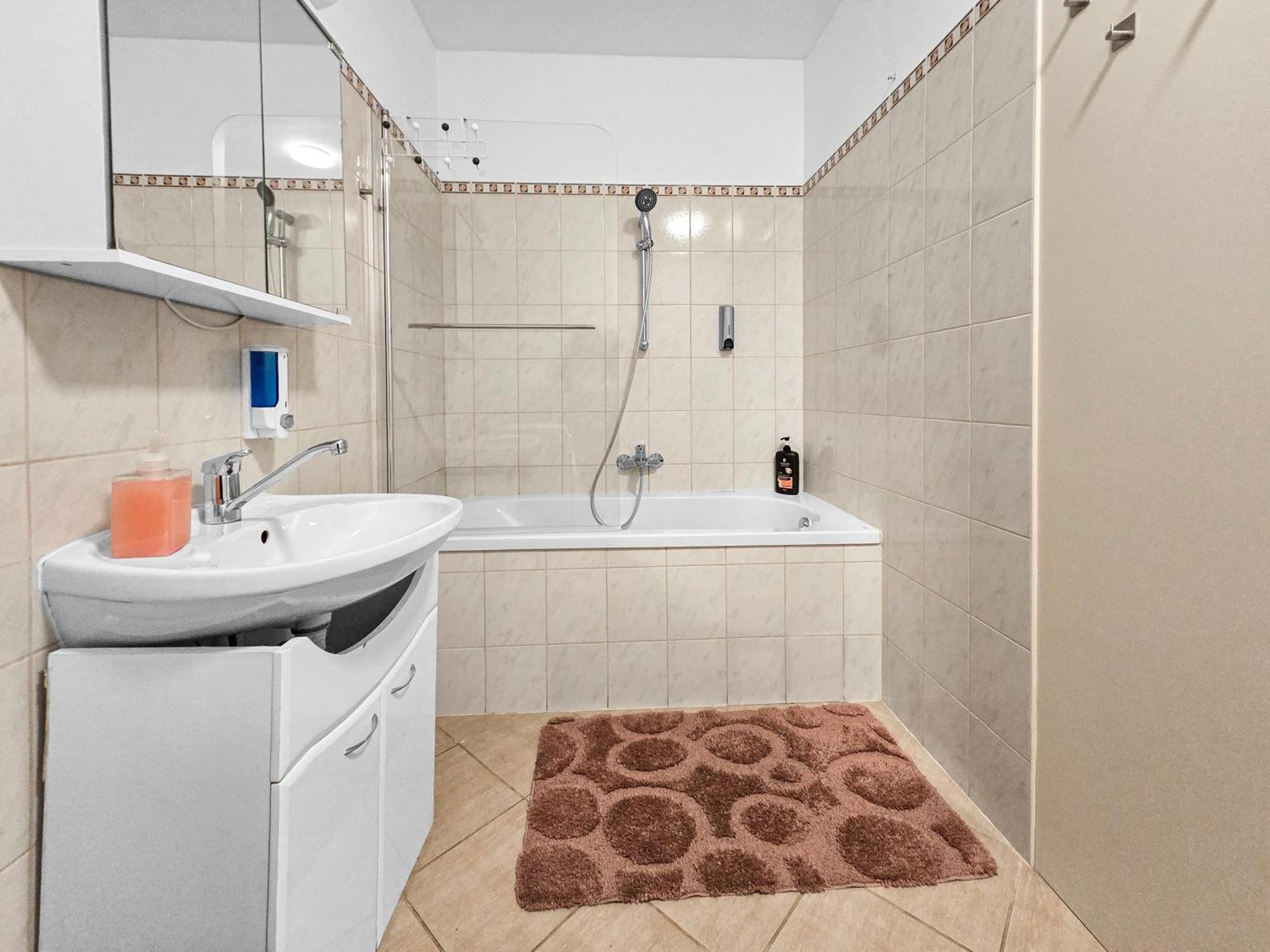 וינה Three-Bedroom, Three King-Size Bed Retreat מראה חיצוני תמונה