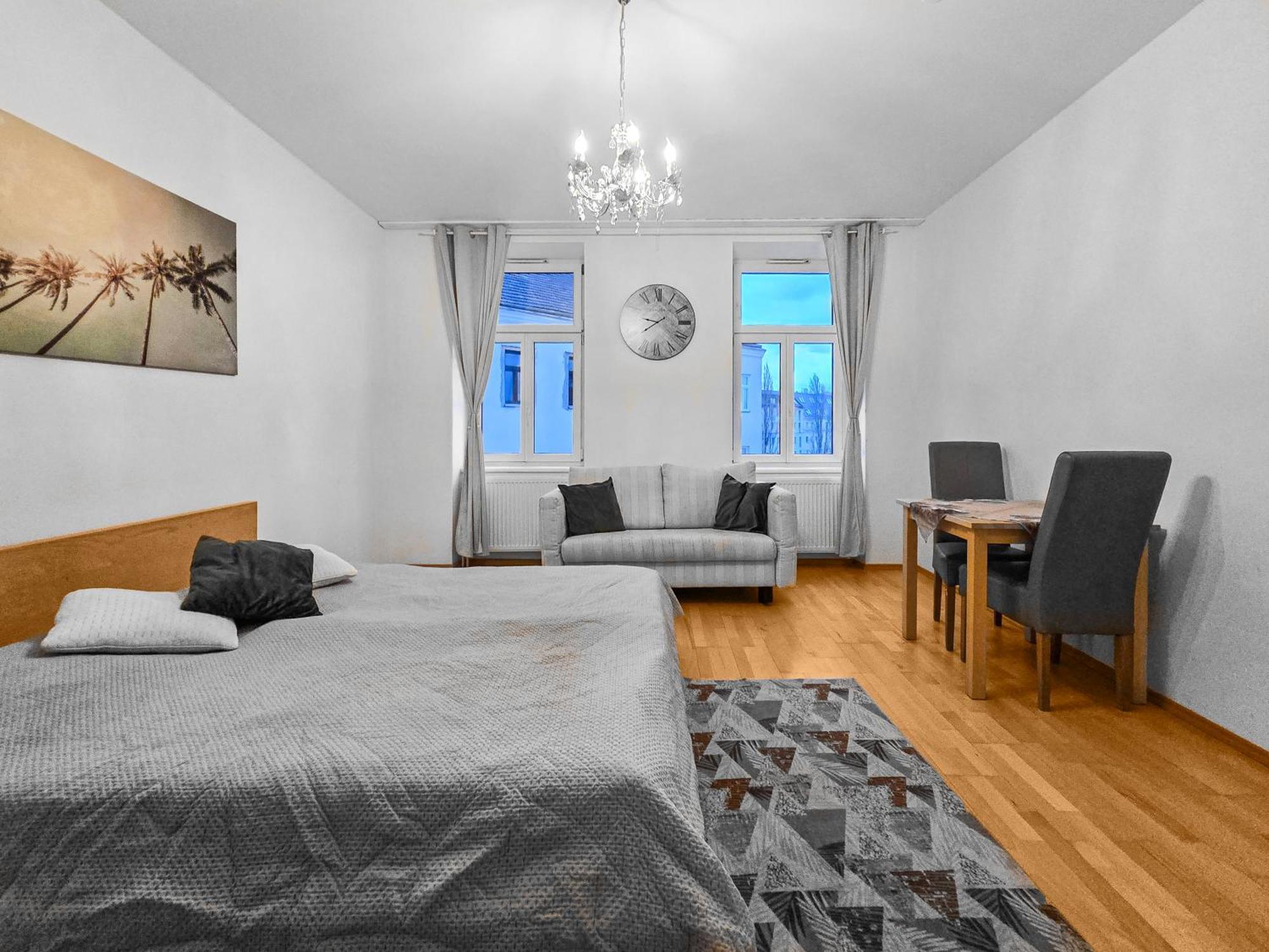 וינה Three-Bedroom, Three King-Size Bed Retreat מראה חיצוני תמונה